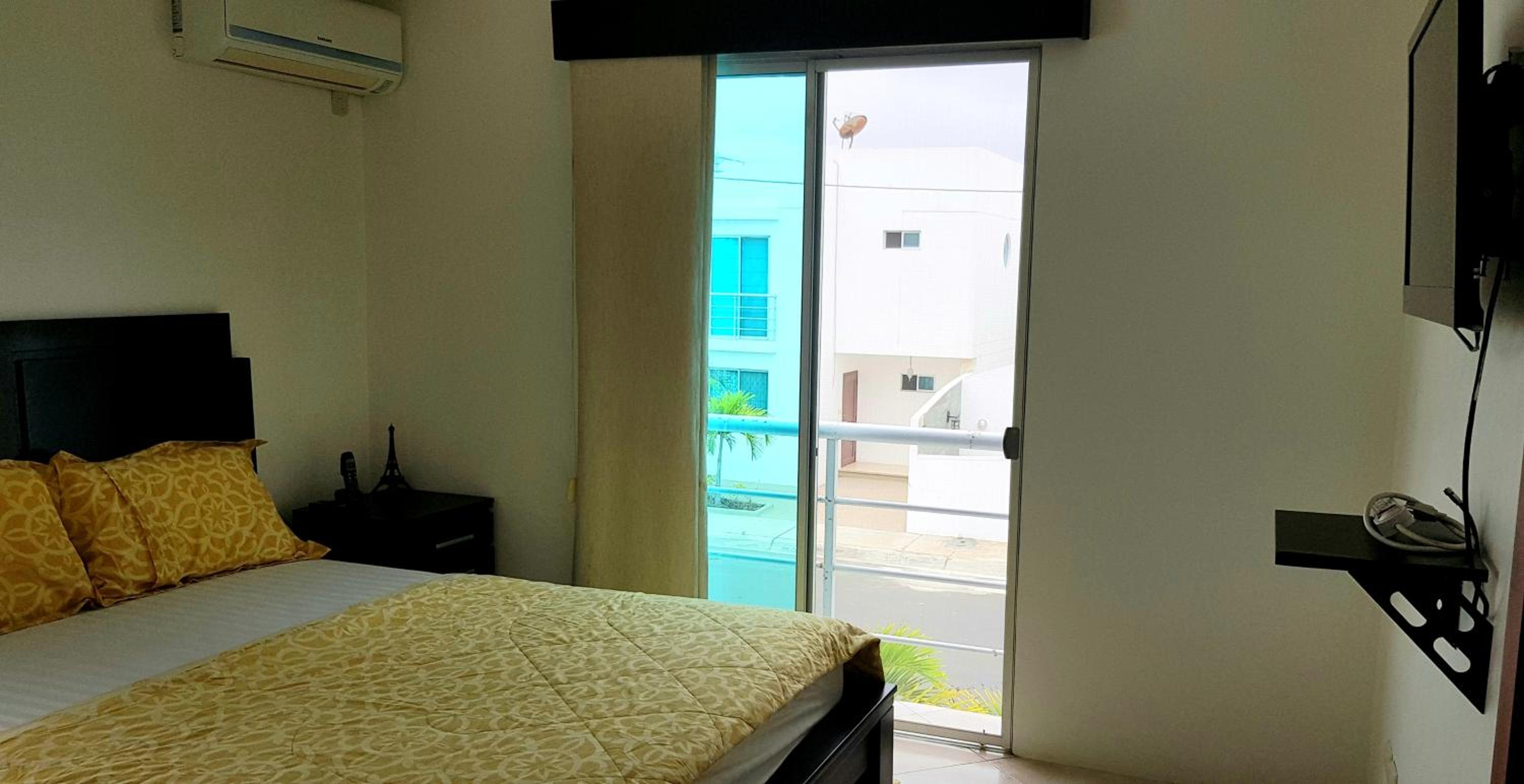 Casa con piscina en urbanización privada