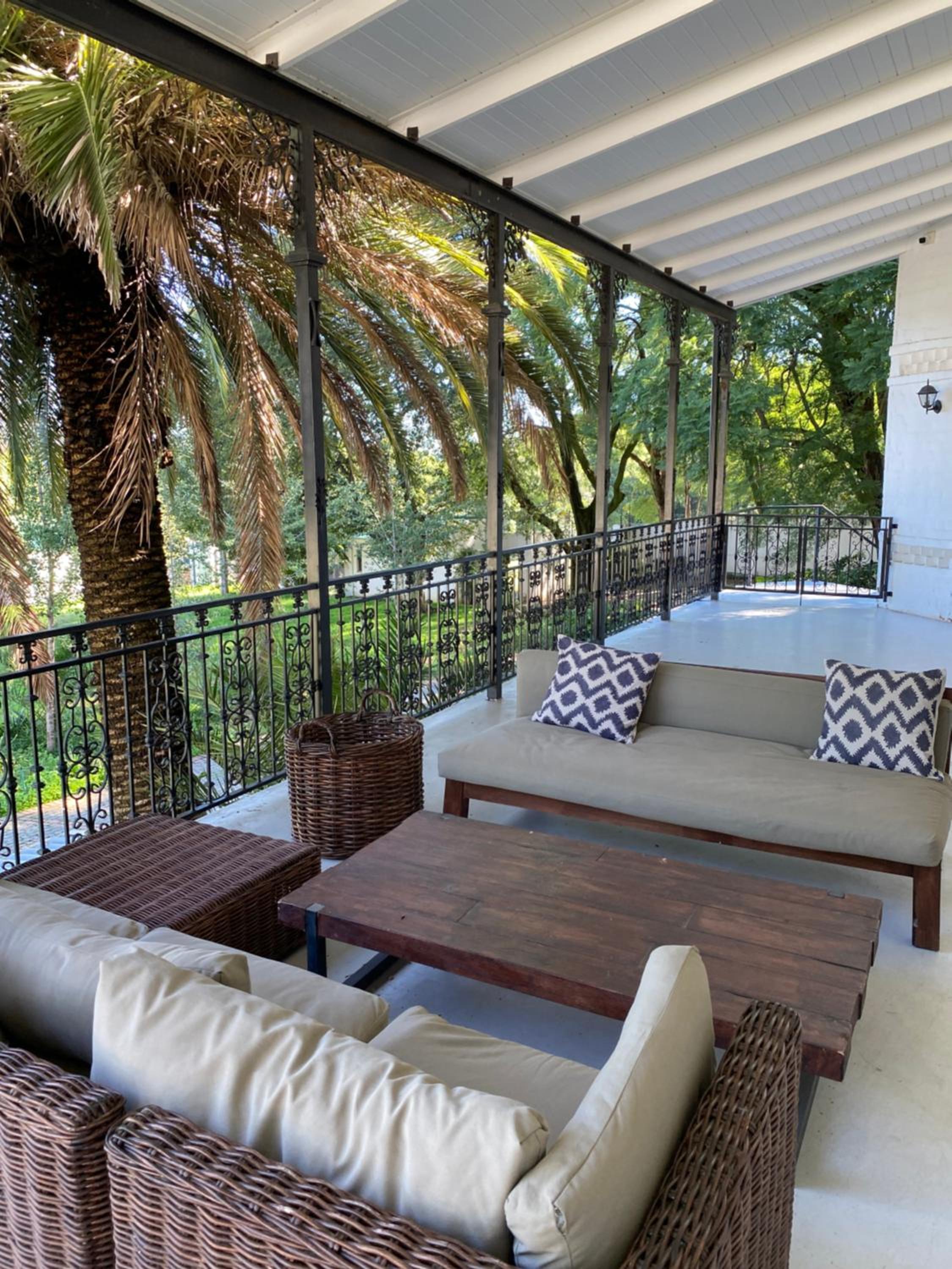Villa on Main Modderfontein