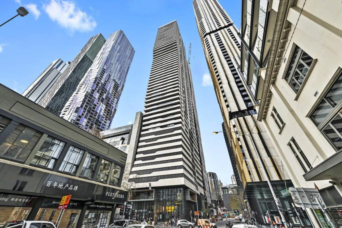 A Cozy 2BR Apt Next to Queen Victoria Market & Melbourne Central with City Views — Melbourne