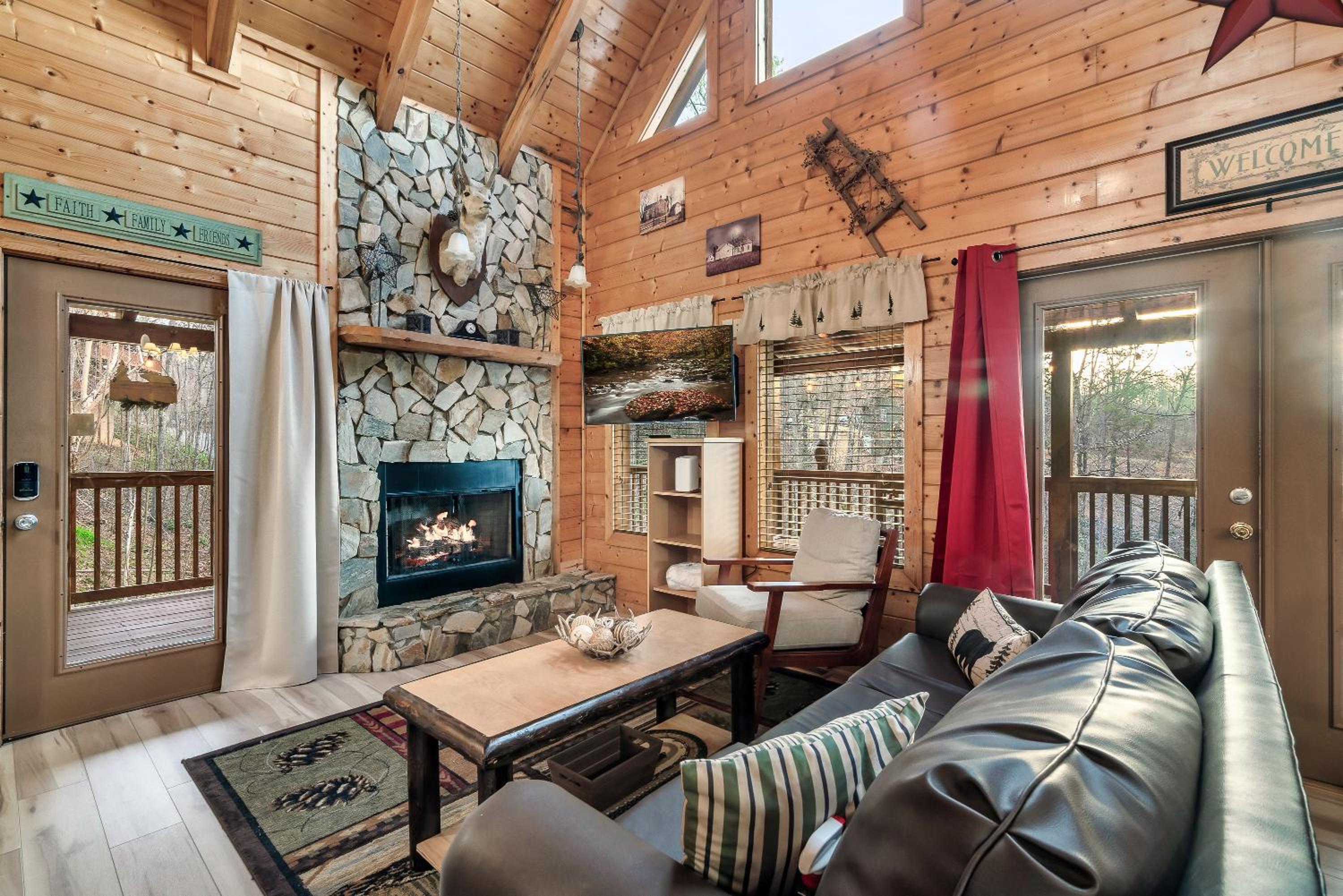 Private! Hot Tub, Views, & Games view 4