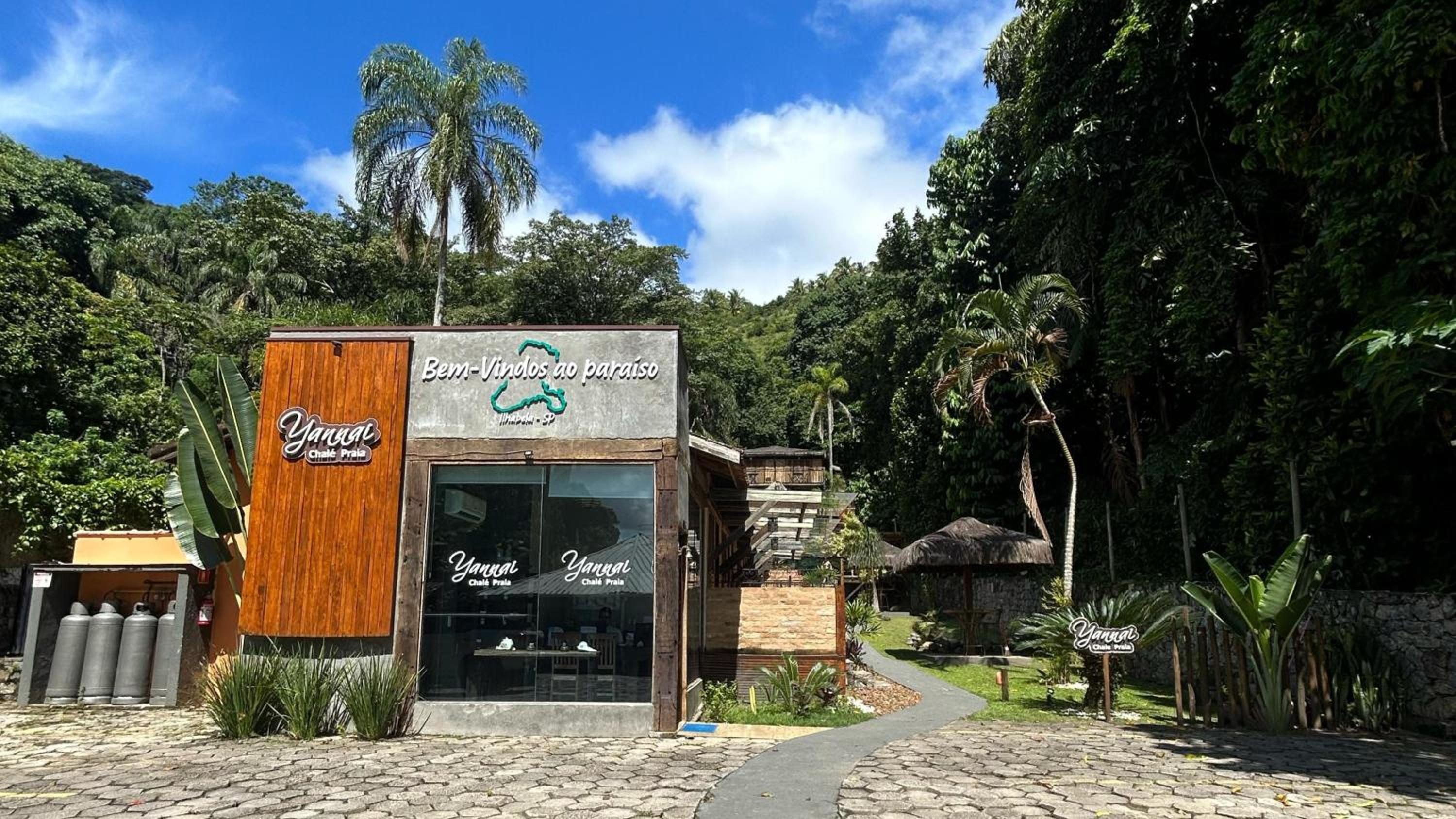 Yannai Chalé Praia