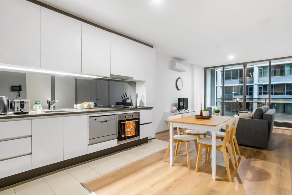 Charming 2BR Apartment with Free Parking