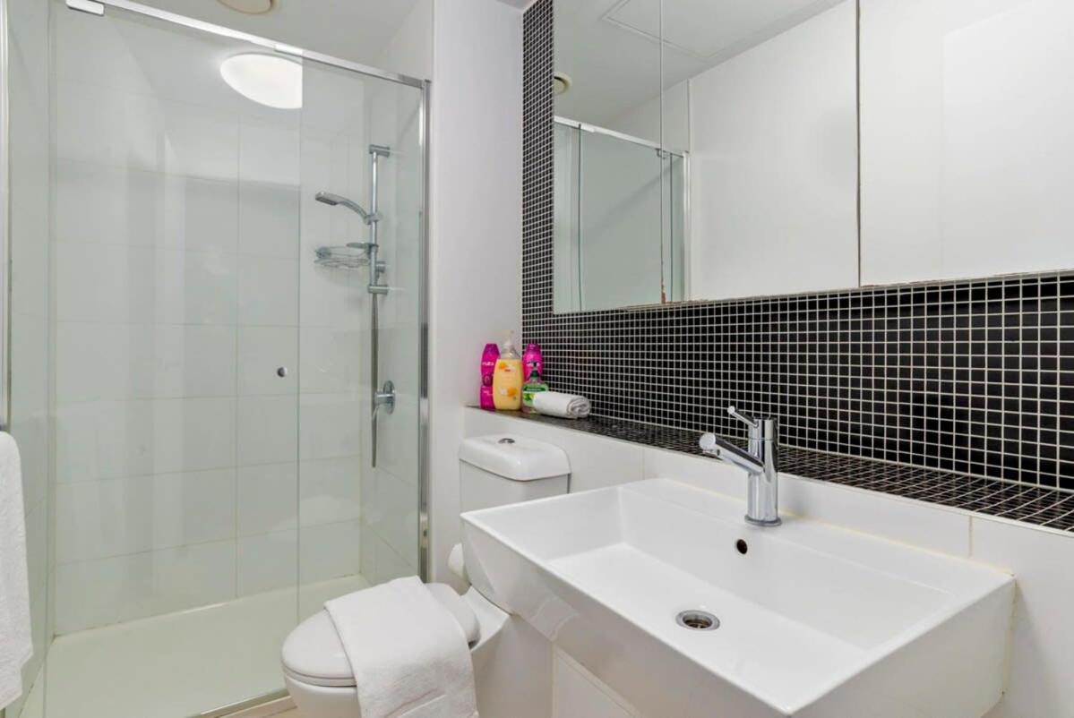 Charming 2BR Apartment with Free Parking