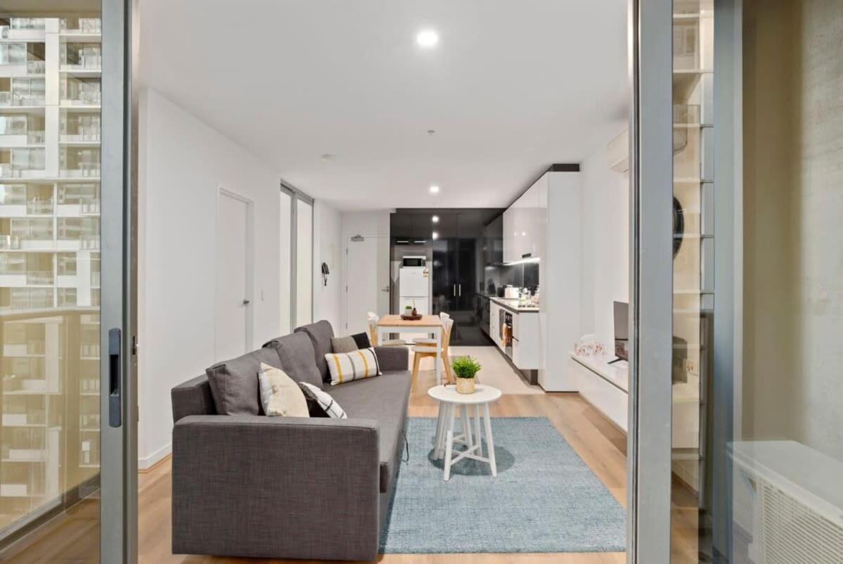 Charming 2BR Apartment with Free Parking
