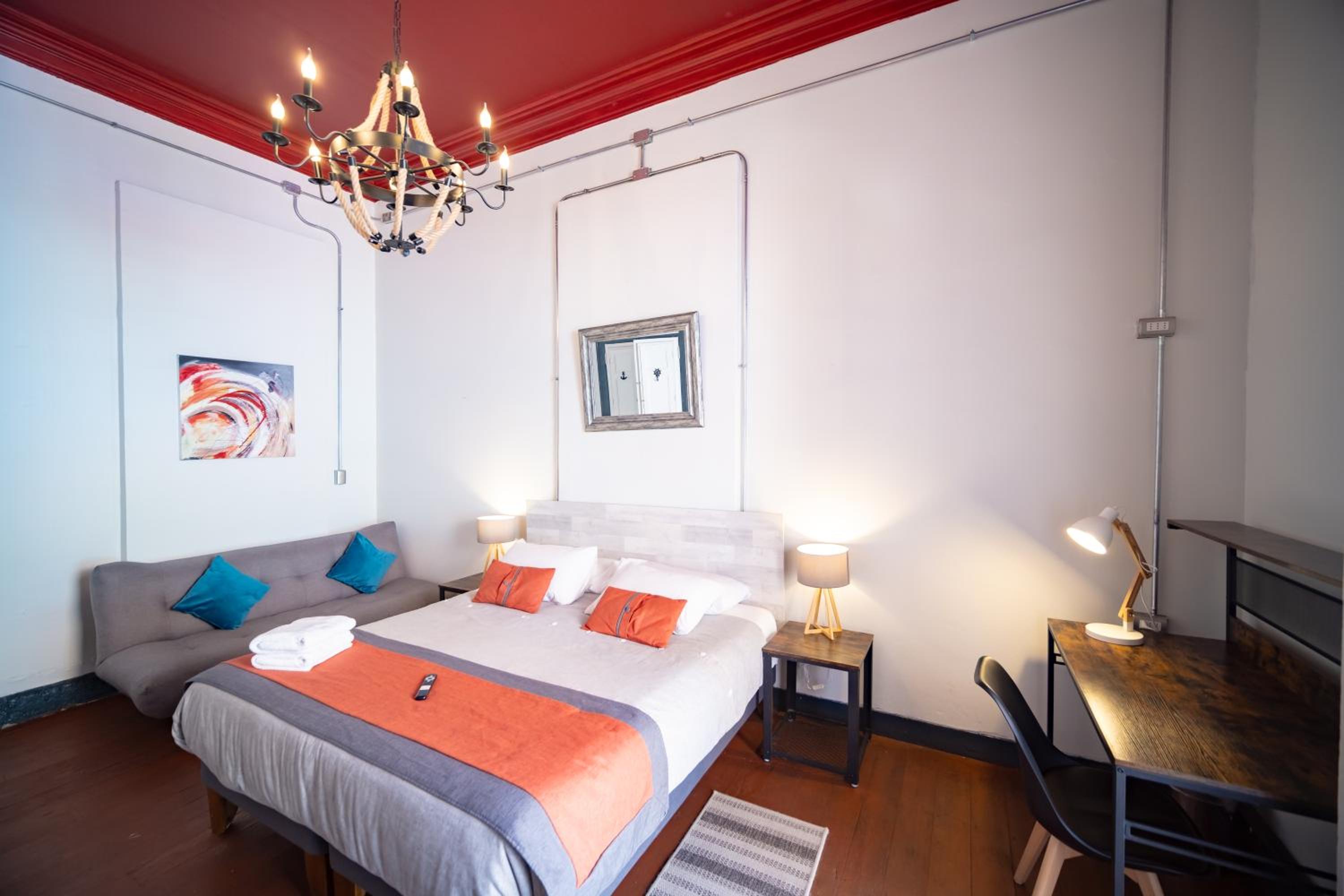 Maki Hostel Valparaiso, photo 20