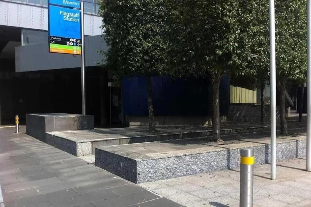 A Stylish Apt for 4 Near Queen Victoria Market - Image 2