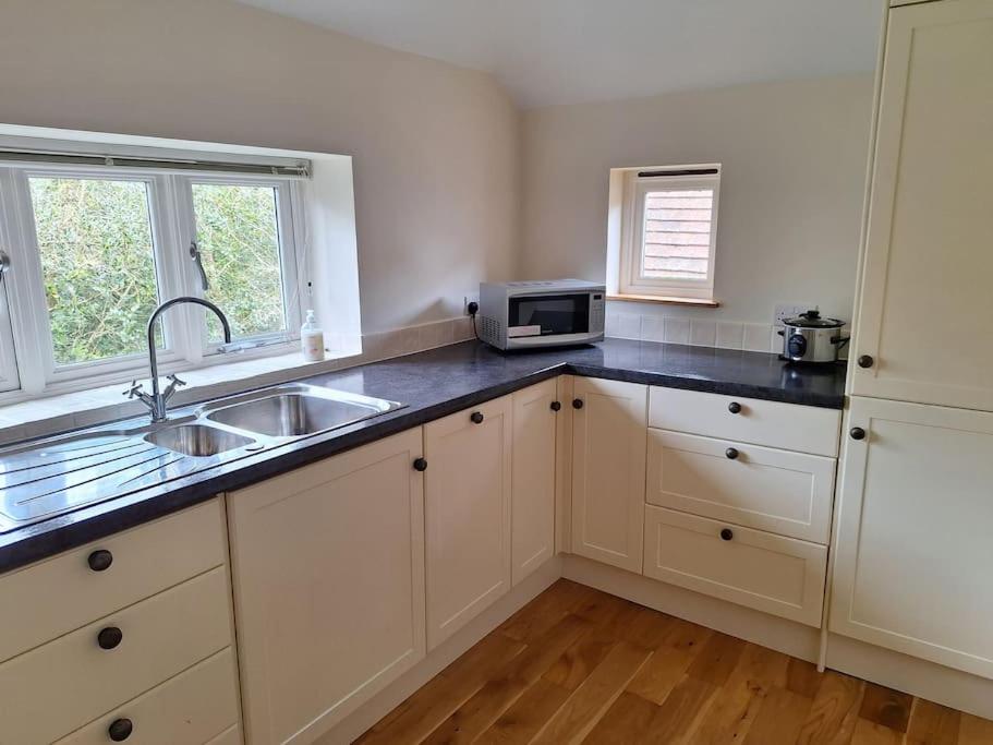 Rural Retreat near Dorking view 5