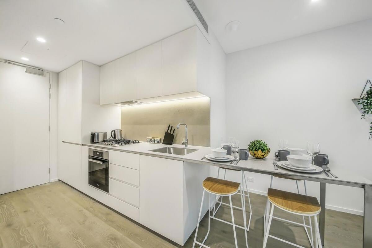 A Lovely Apt Near Crown Casino & Southgate Mall
