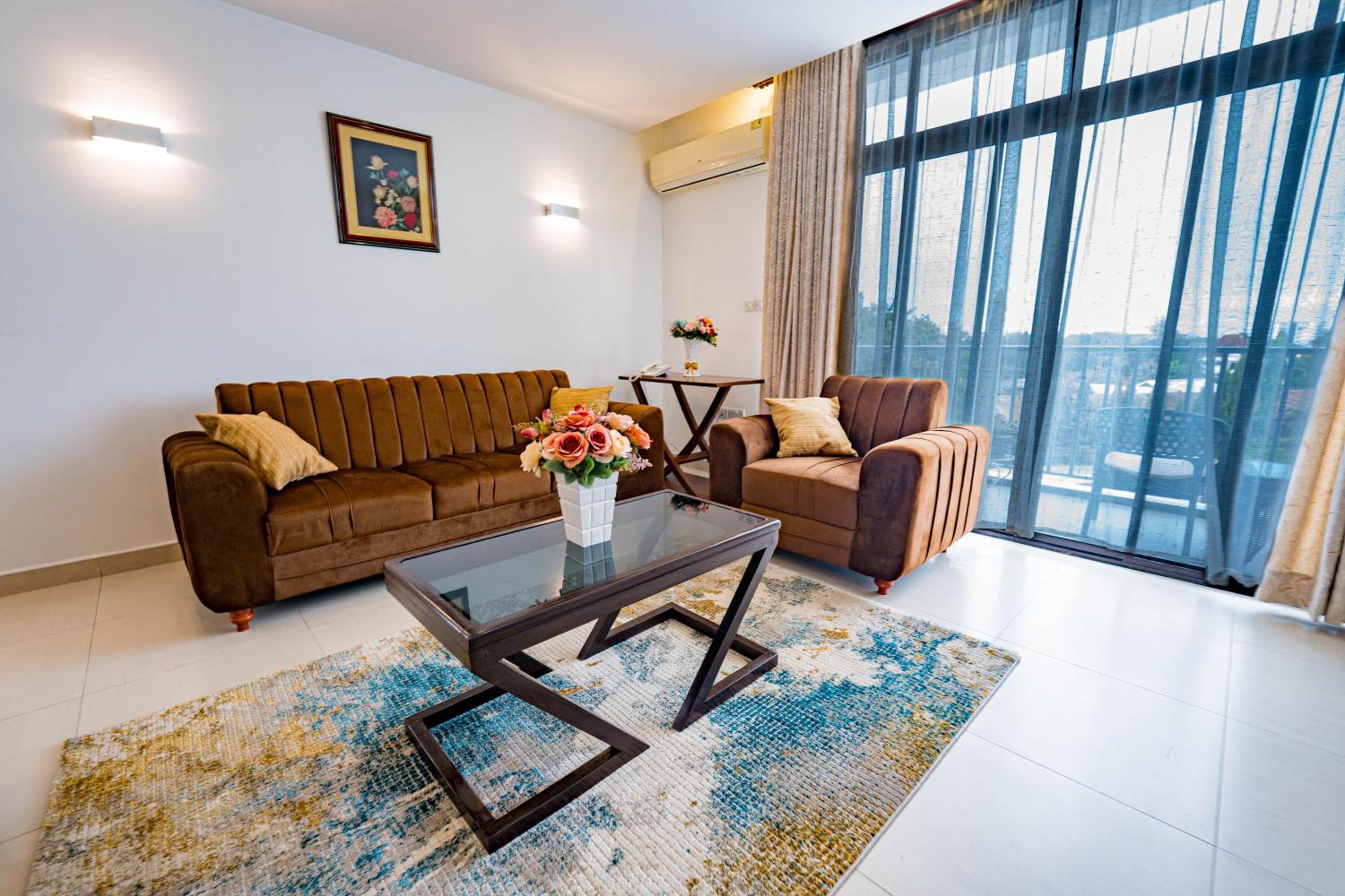 Flo's Eco Residence