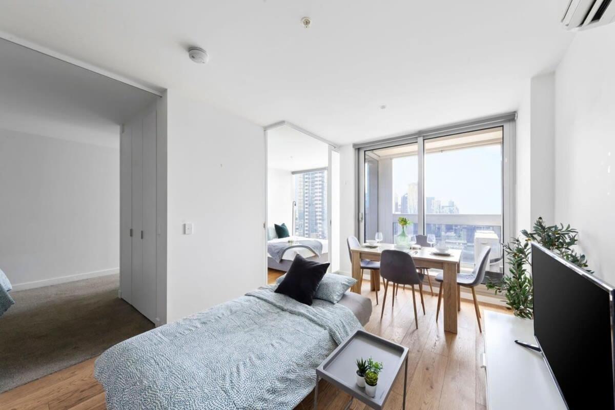 A Lovely 2BR Apt Near Southern Cross City Views photo 2