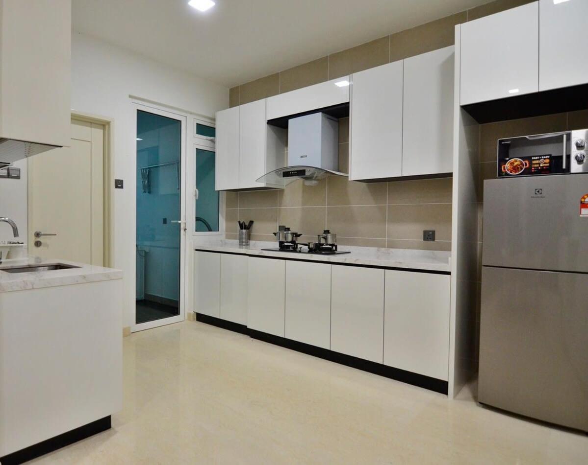 Comfy 2BR TriTower Suite next to JB CIQ, JBCC & Capri