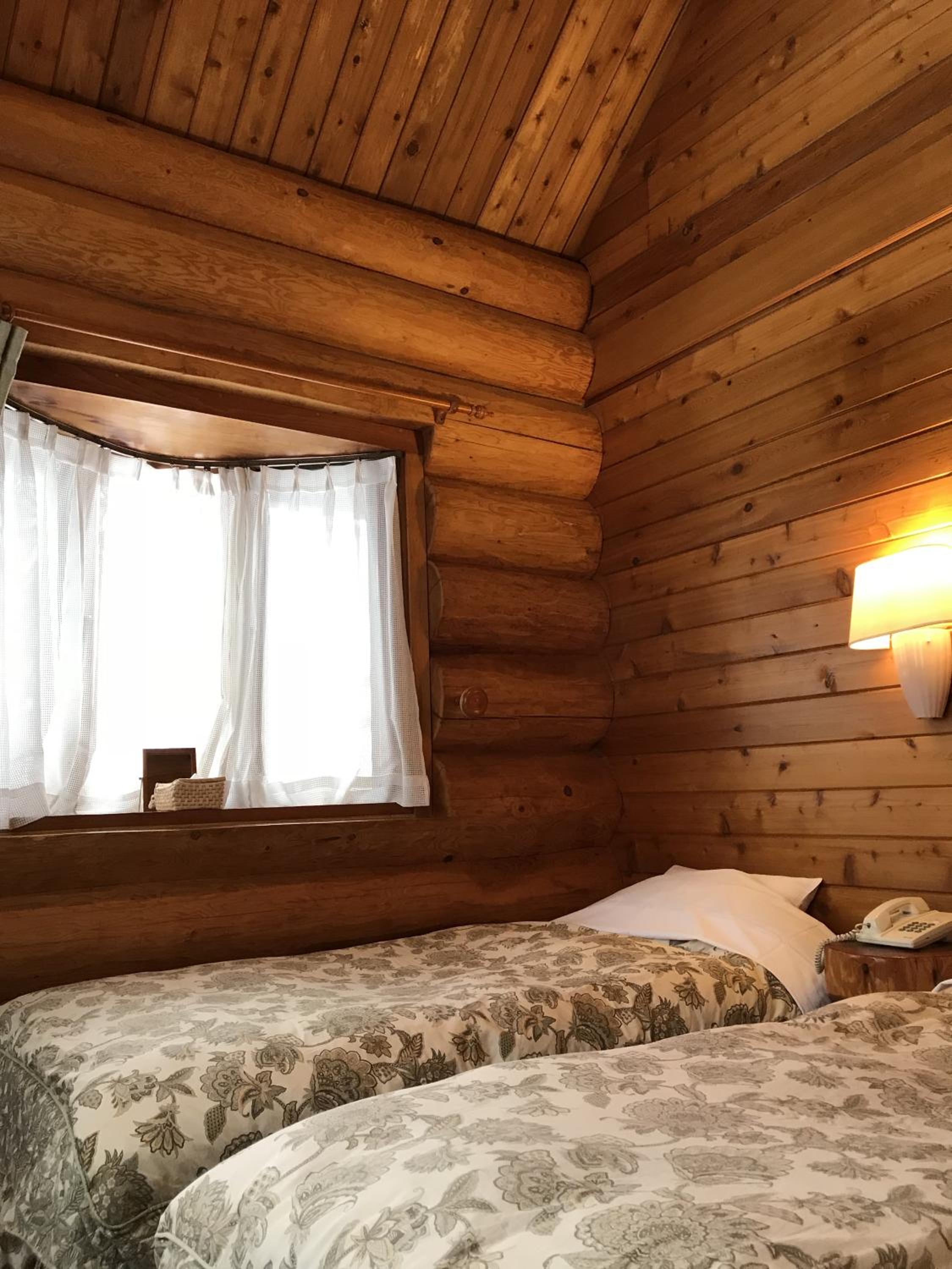 log Hotel kamloops
