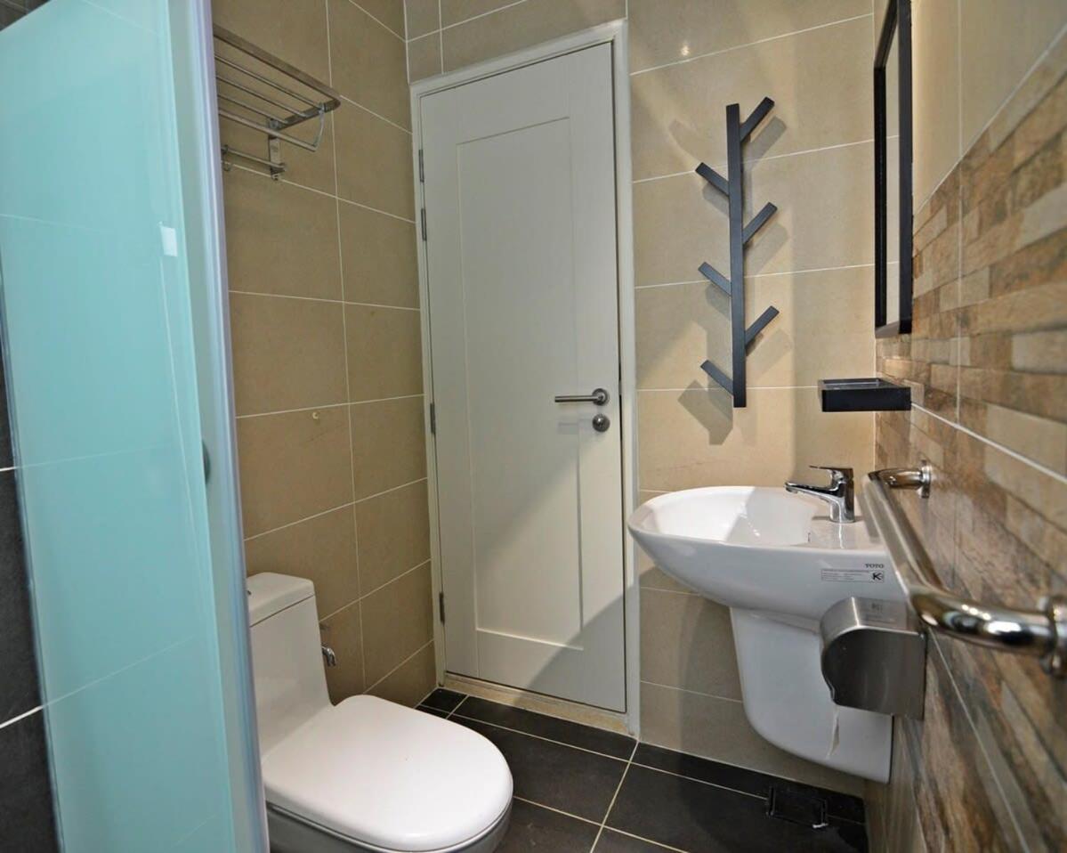 Comfy 2BR TriTower Suite next to JB CIQ, JBCC & Capri