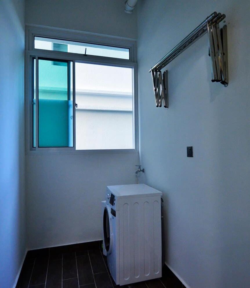 Comfy 2BR TriTower Suite next to JB CIQ, JBCC & Capri