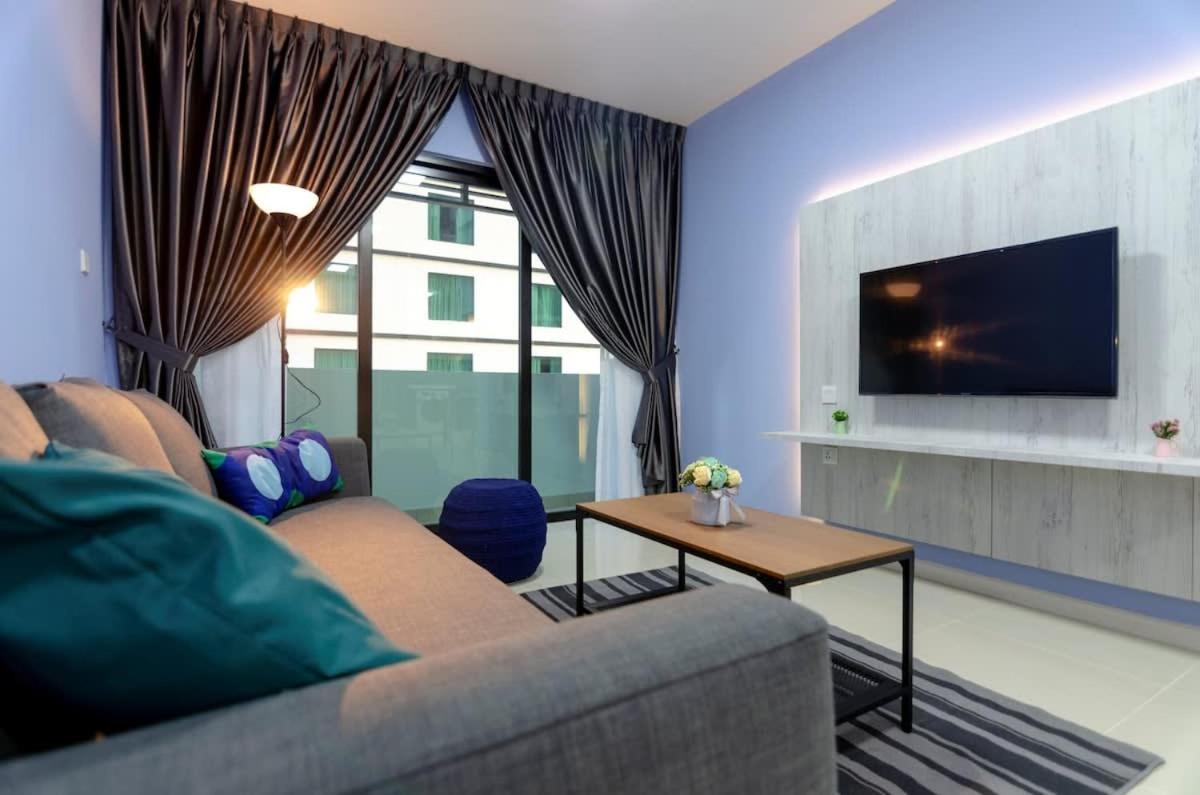 Cozy & High Floor Suite in Suasana JB 15, Views