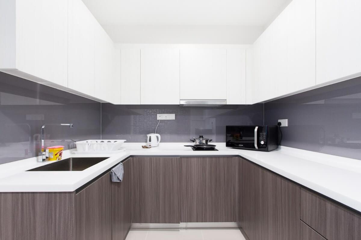 Modern, High Floor Suasana Suites 05 in JB