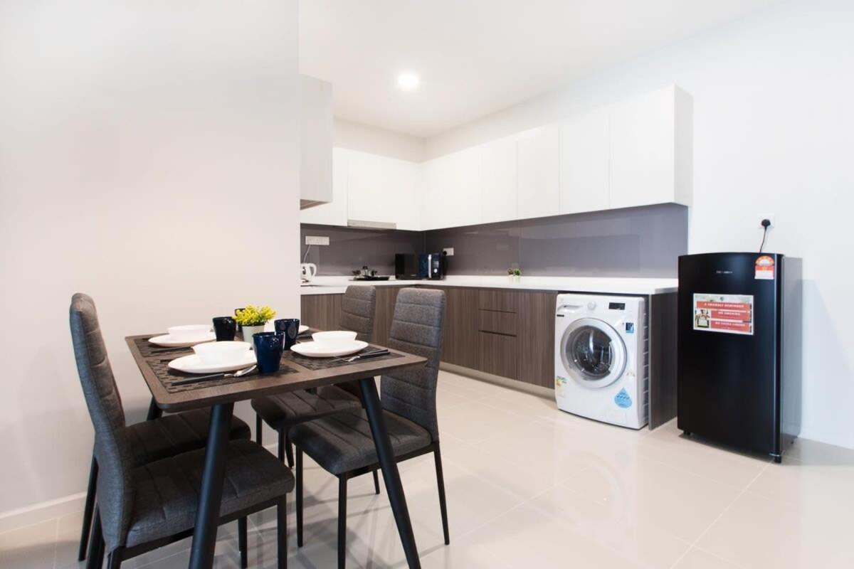 Modern, High Floor Suasana Suites 05 in JB