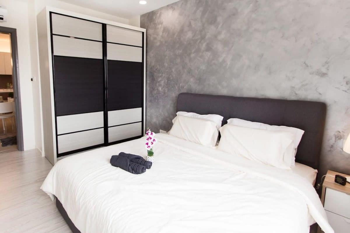A Bright & Modern Suasana Suites in Johor Bahru