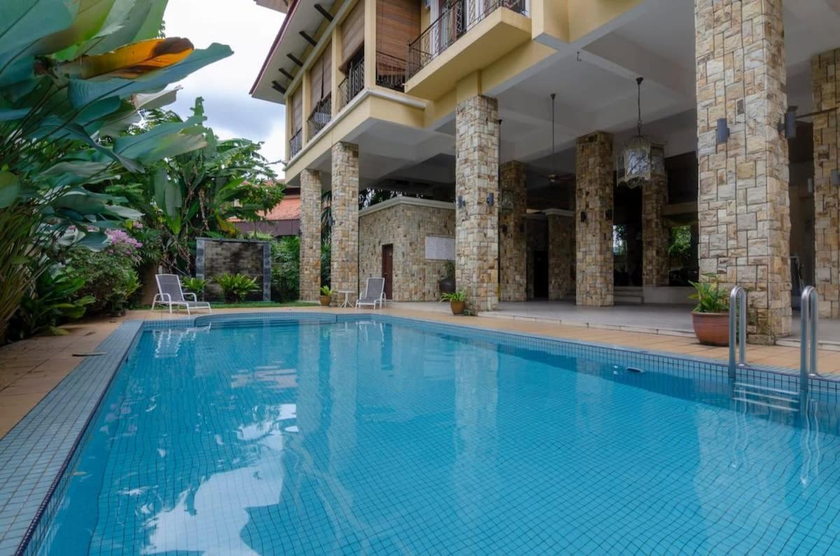 A Generous & Cozy 5BR Home in Ampang, FREE Parking photo 1
