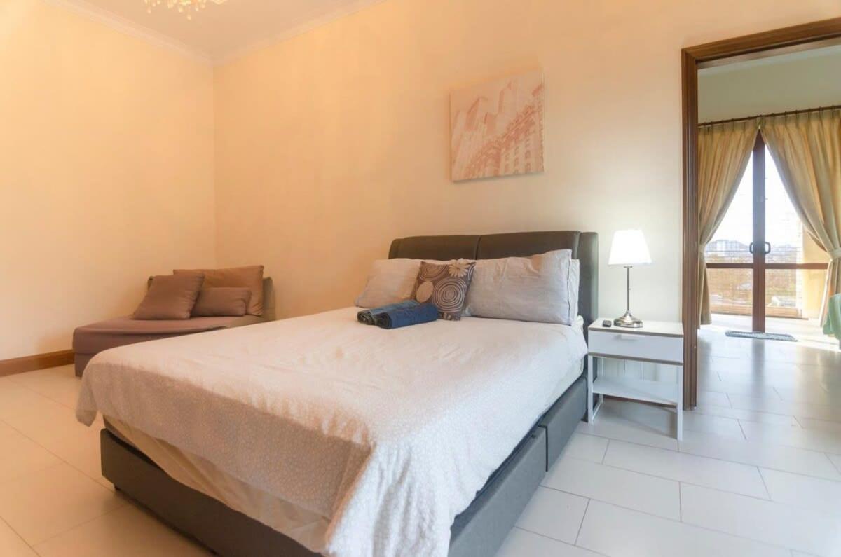 A Generous & Cozy 5BR Home in Ampang, FREE Parking photo 7