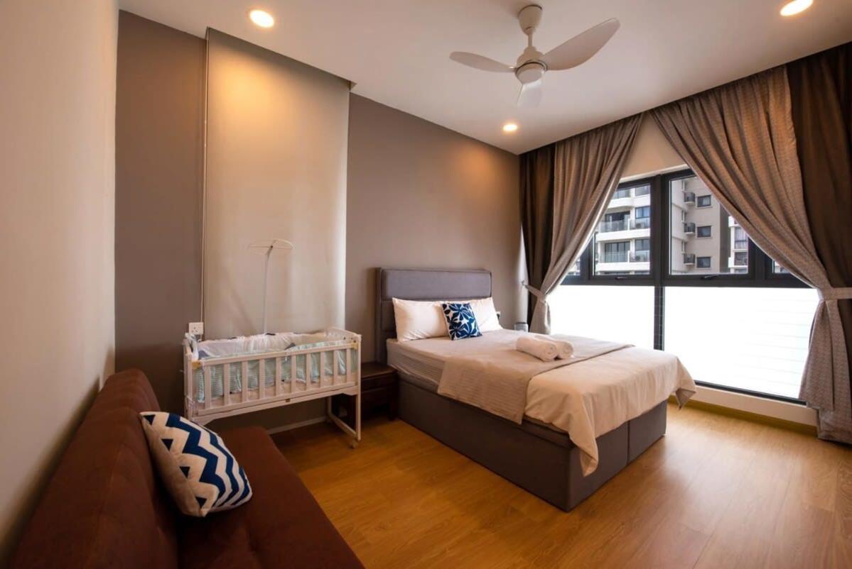 Comfy 3BR Apt in Danga Bay FREE Parking Sea View
