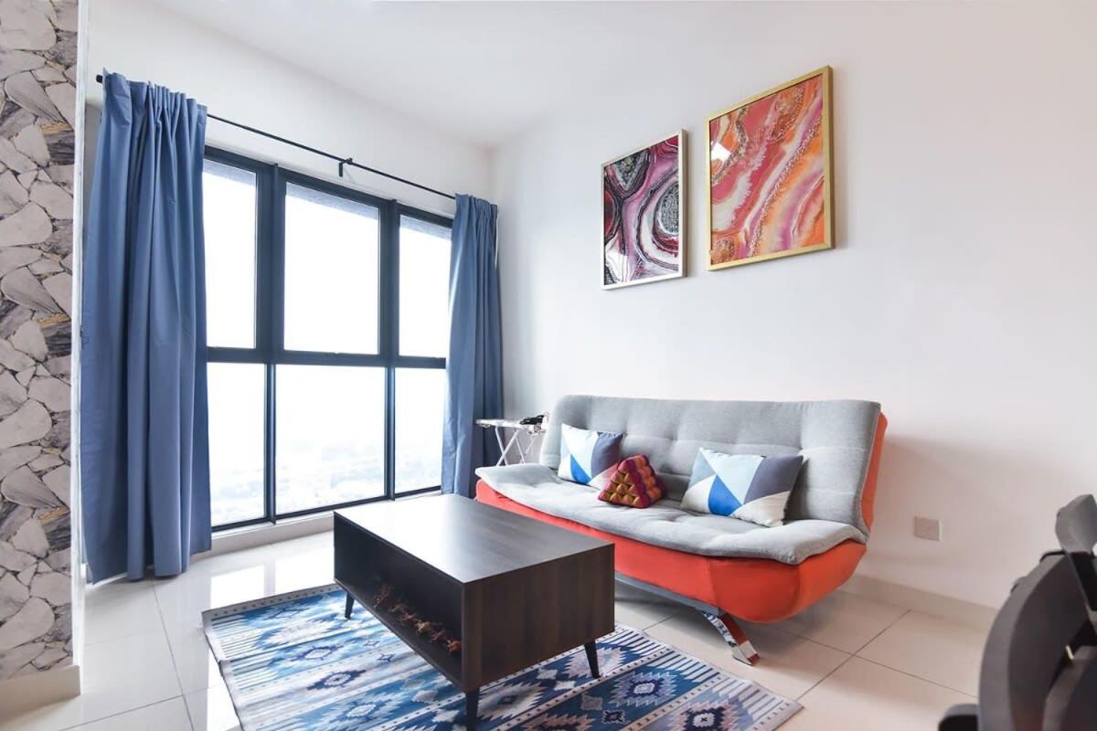 Cozy & Central 2BR Continew Apt Near IKEA and TRX