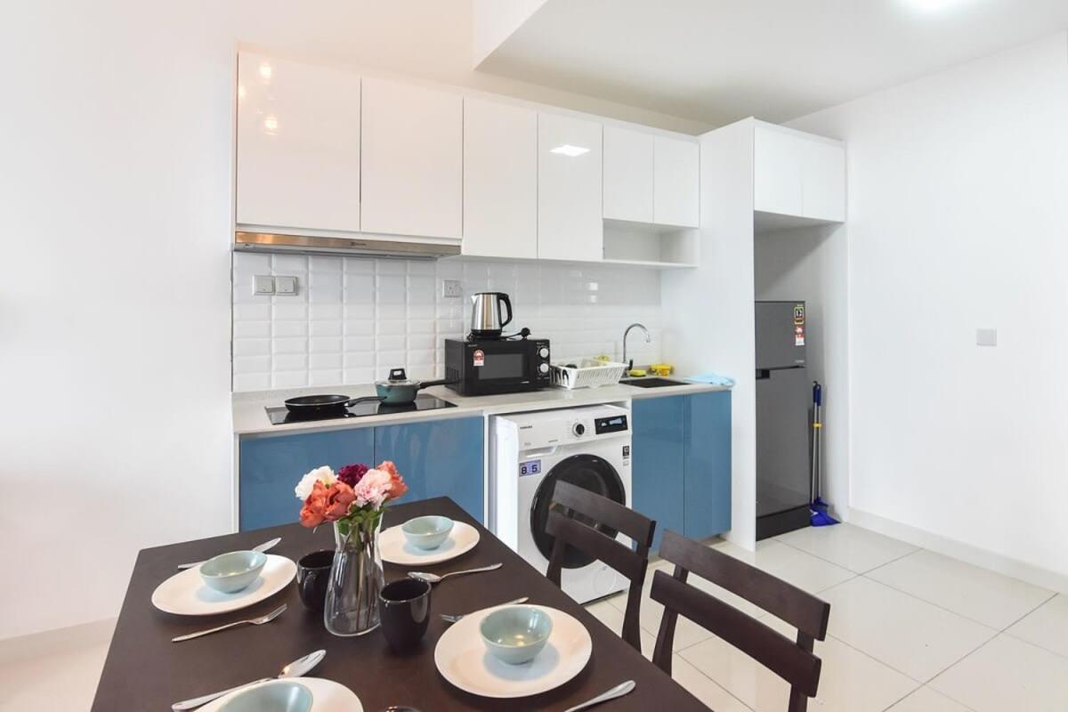 Cozy & Central 2BR Continew Apt Near IKEA and TRX