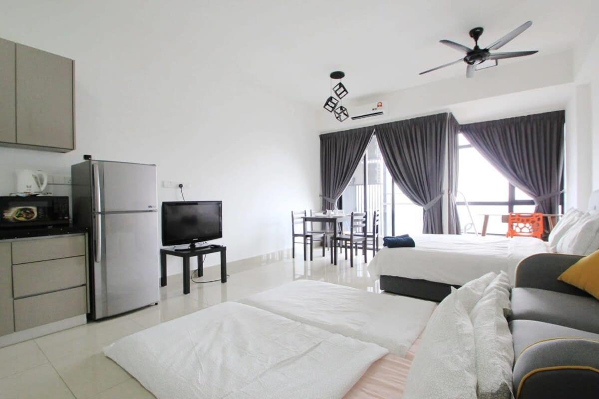 A Stylish Utropolis Studio Near KDU FREE Parking photo 1