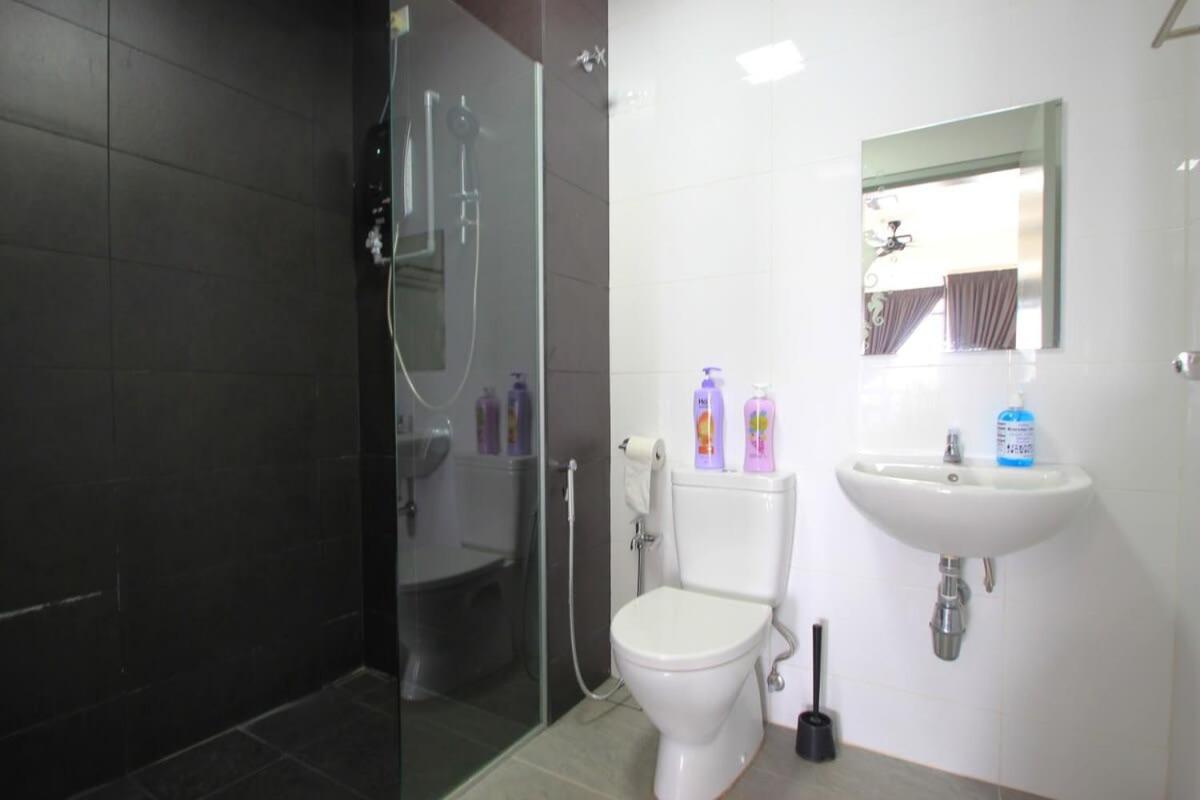 A Stylish Utropolis Studio Near KDU FREE Parking photo 5