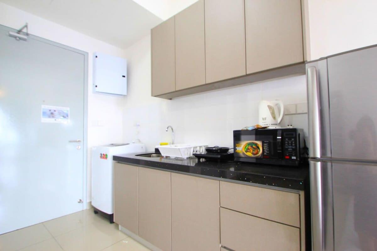 A Stylish Utropolis Studio Near KDU FREE Parking photo 8