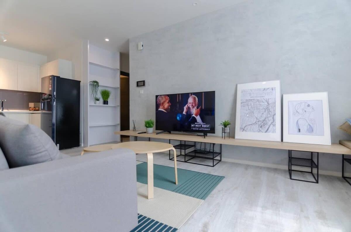 A Comfy & Bright 2BR Suasana Suite 6 FREE Parking