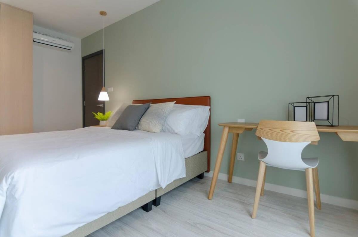 A Comfy & Bright 2BR Suasana Suite 6 FREE Parking