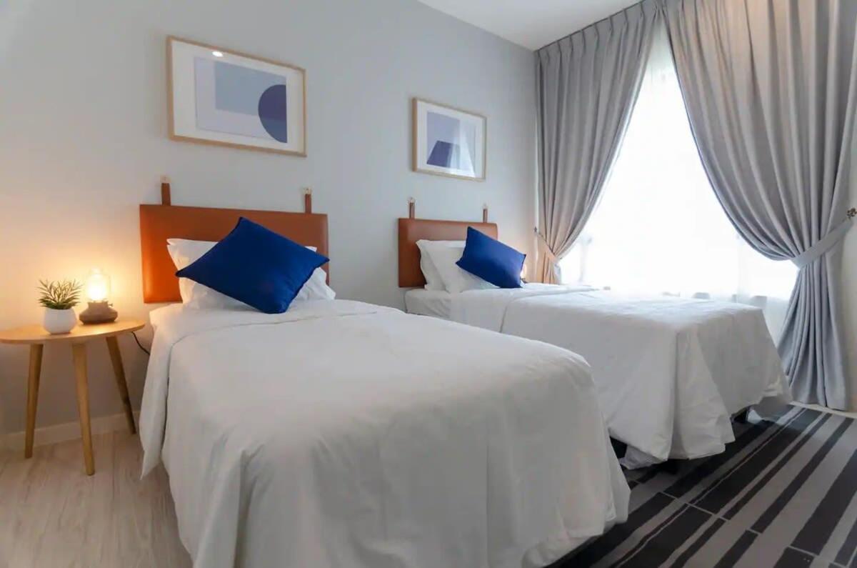 A Comfy & Bright 2BR Suasana Suite 6 FREE Parking