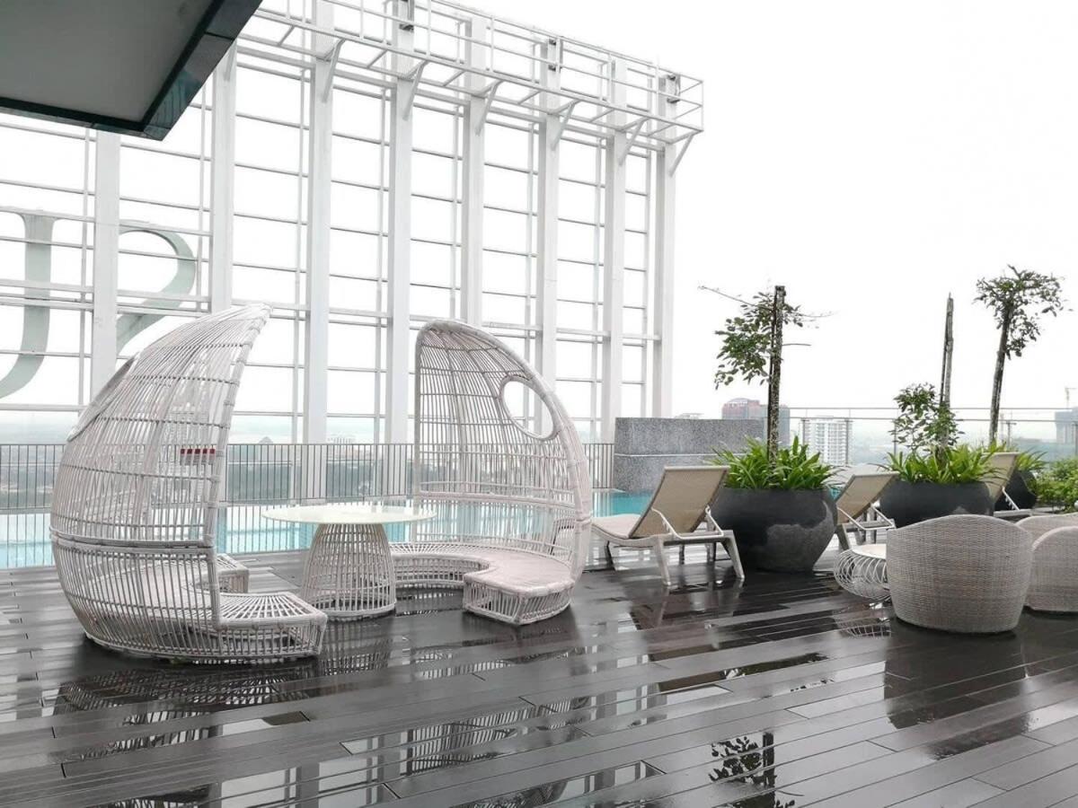 A Comfy & Bright 2BR Suasana Suite 6 FREE Parking