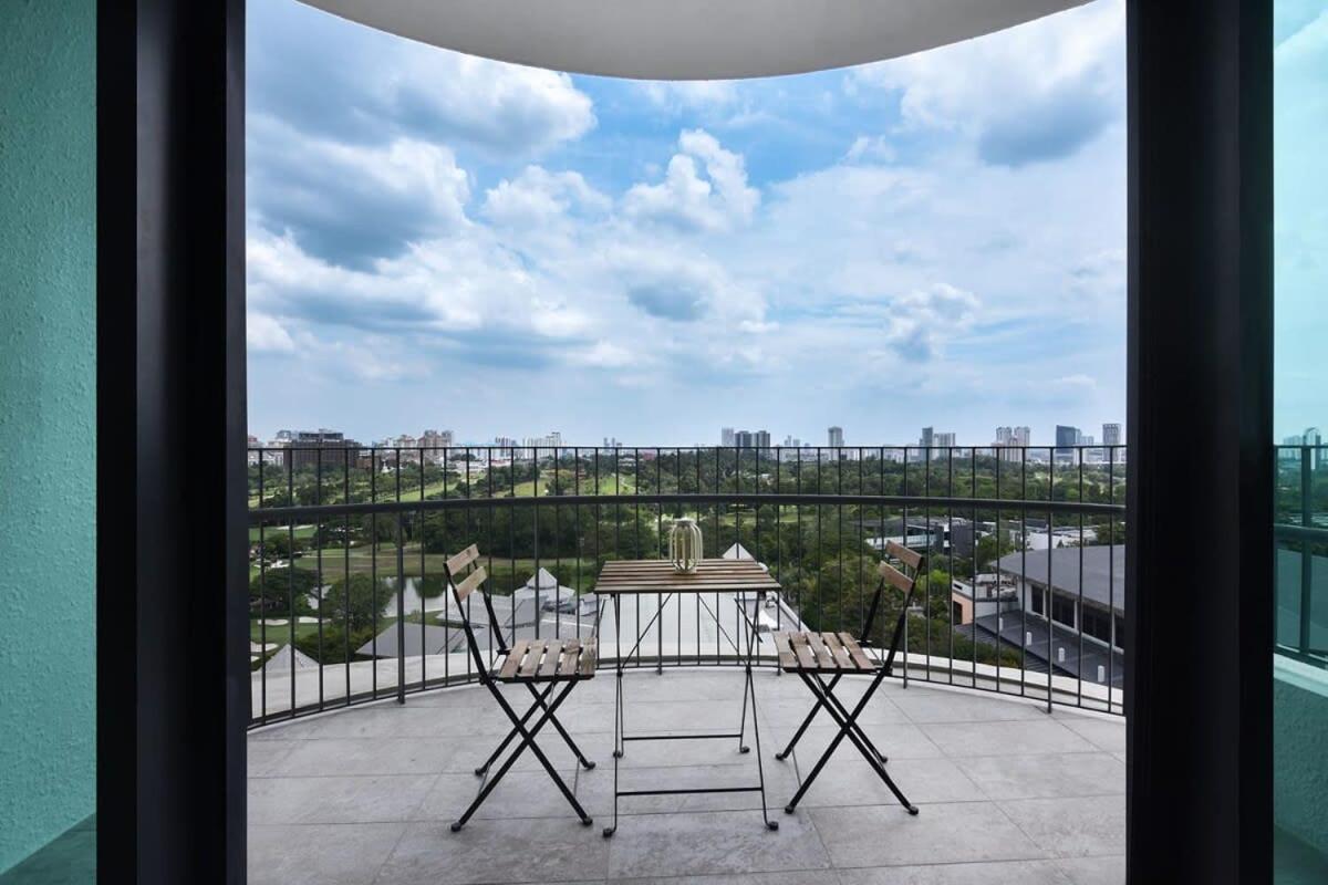 Lux & Stylish 2BR Apt at KLGCC Free Parking