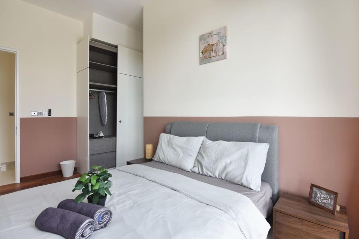Lux & Stylish 2BR Apt at KLGCC Free Parking
