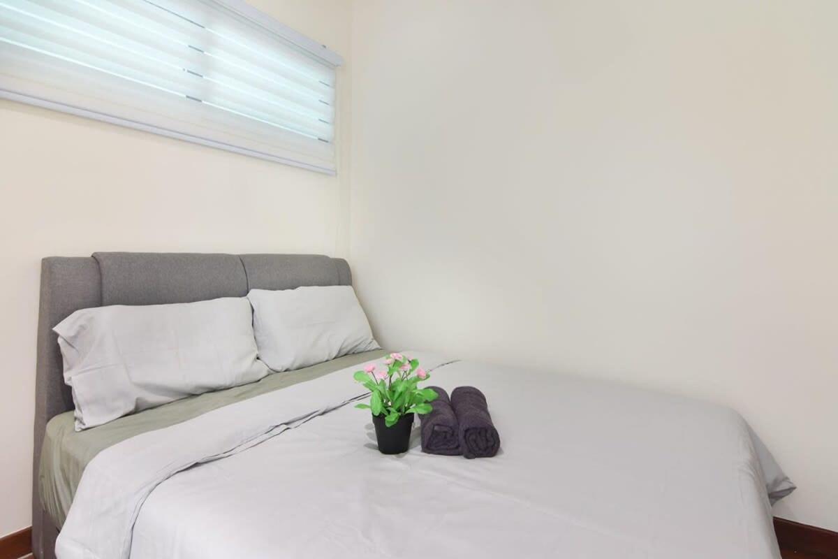 Lux & Stylish 2BR Apt at KLGCC Free Parking