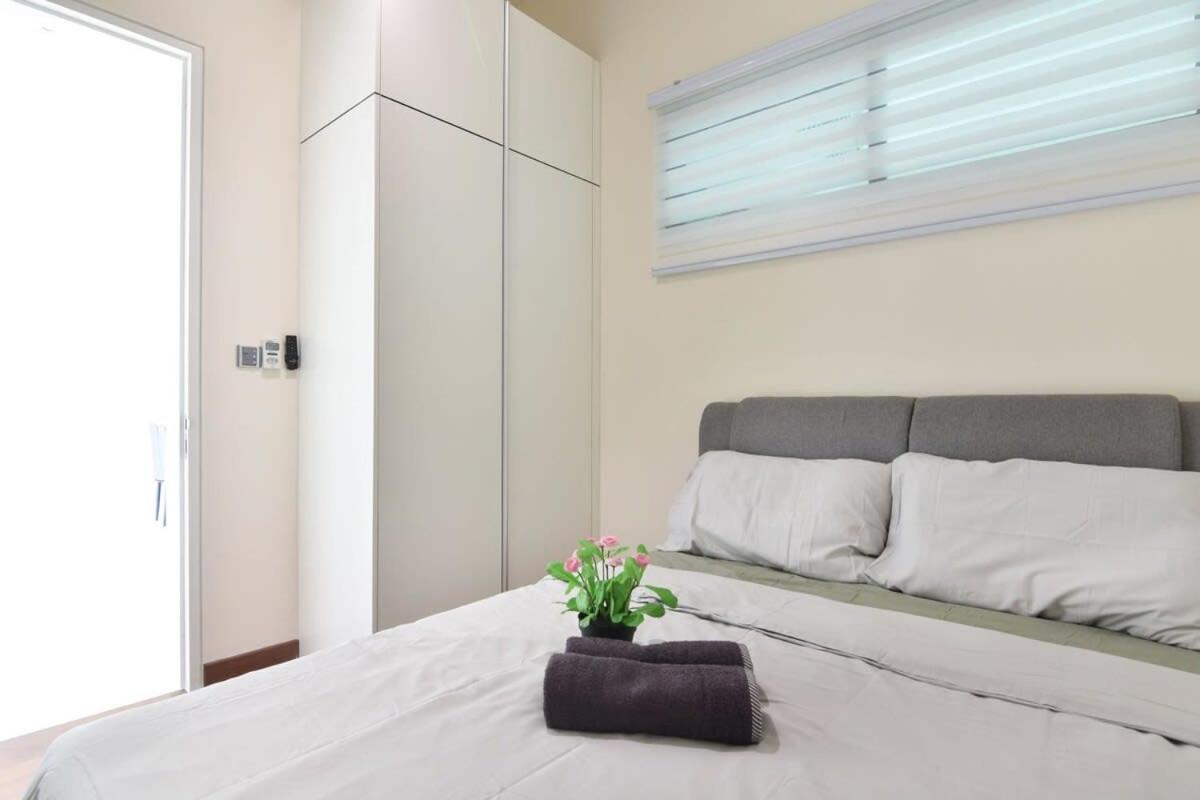Lux & Stylish 2BR Apt at KLGCC Free Parking