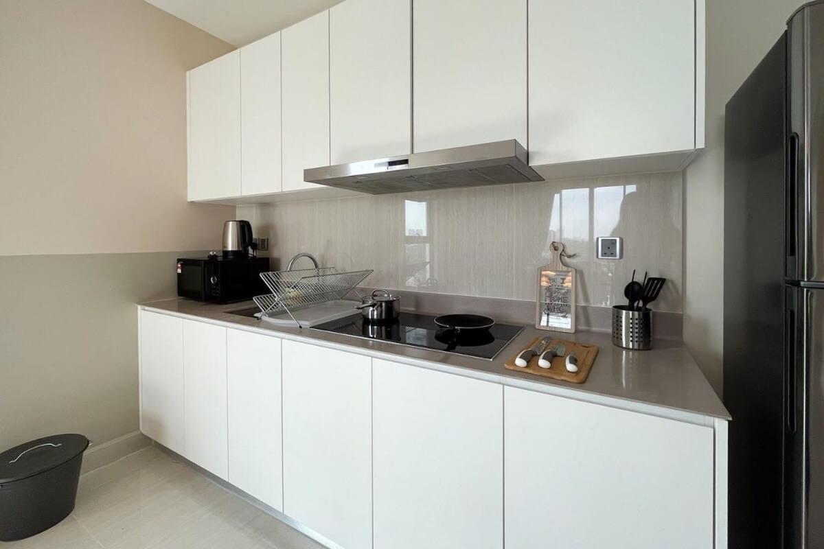 Lux & Stylish 2BR Apt at KLGCC Free Parking