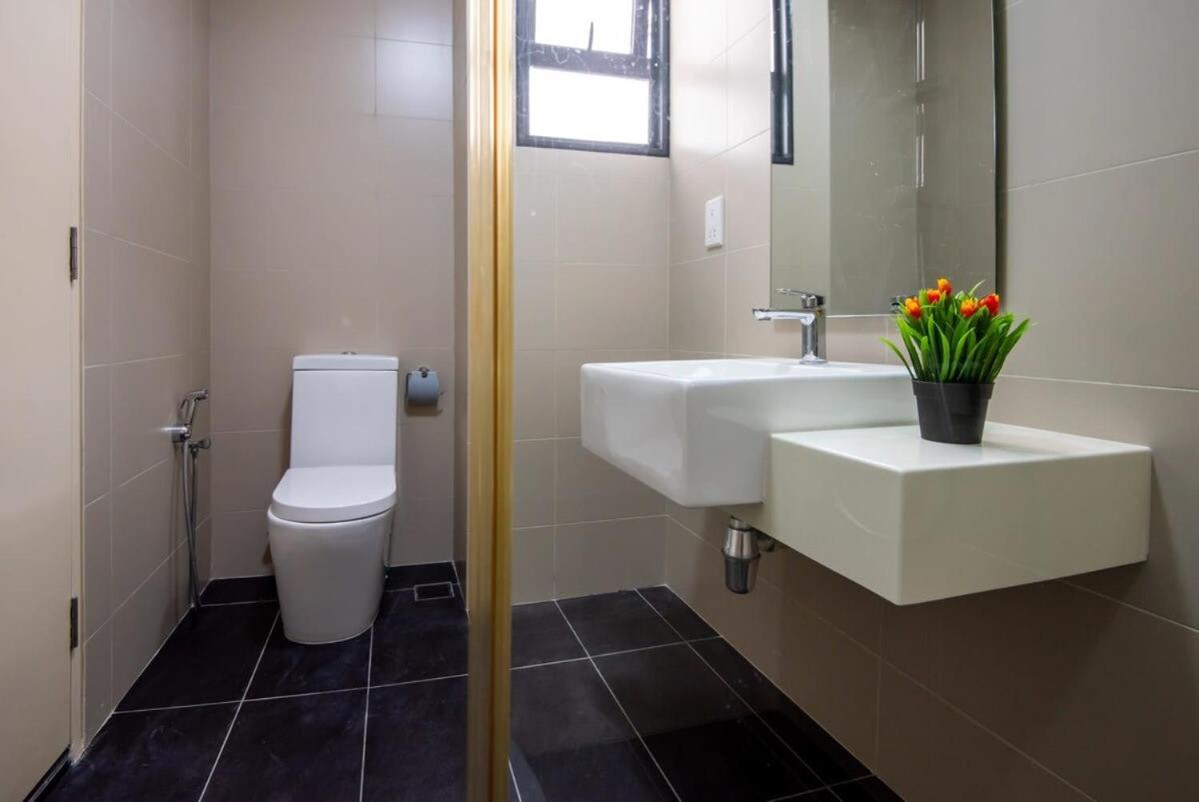 A High-Floor 2BR Apt with Sea Views Near Legoland photo 7