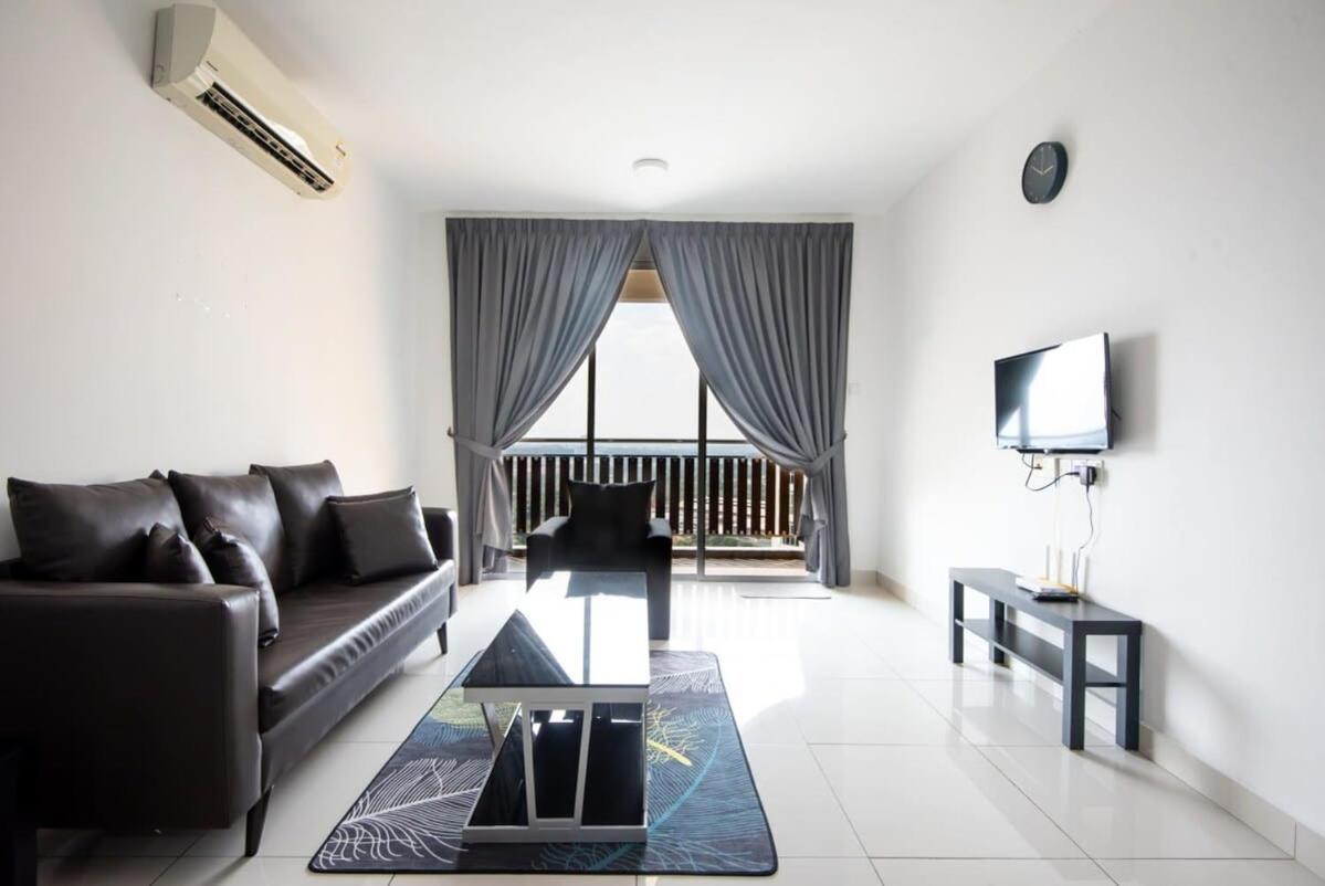 Comfy 3BR Apt @ KSL Daya Near IKEA Tebrau Parking