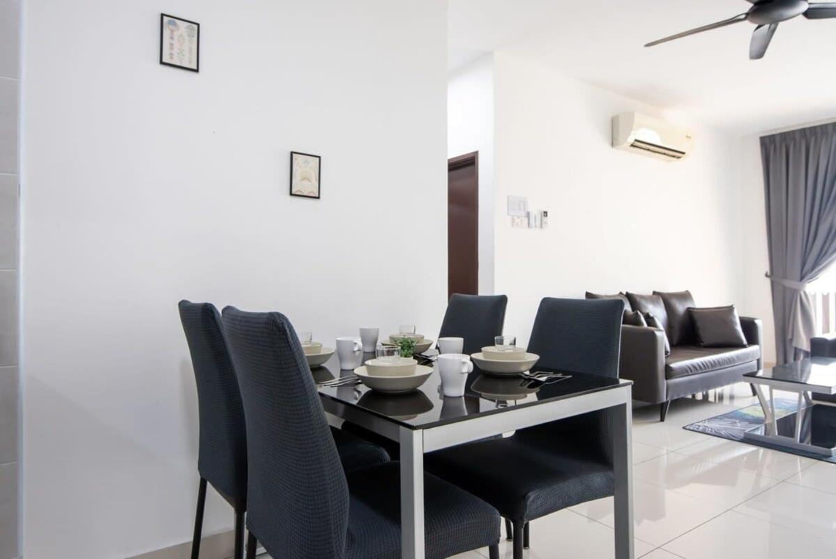 Comfy 3BR Apt @ KSL Daya Near IKEA Tebrau Parking