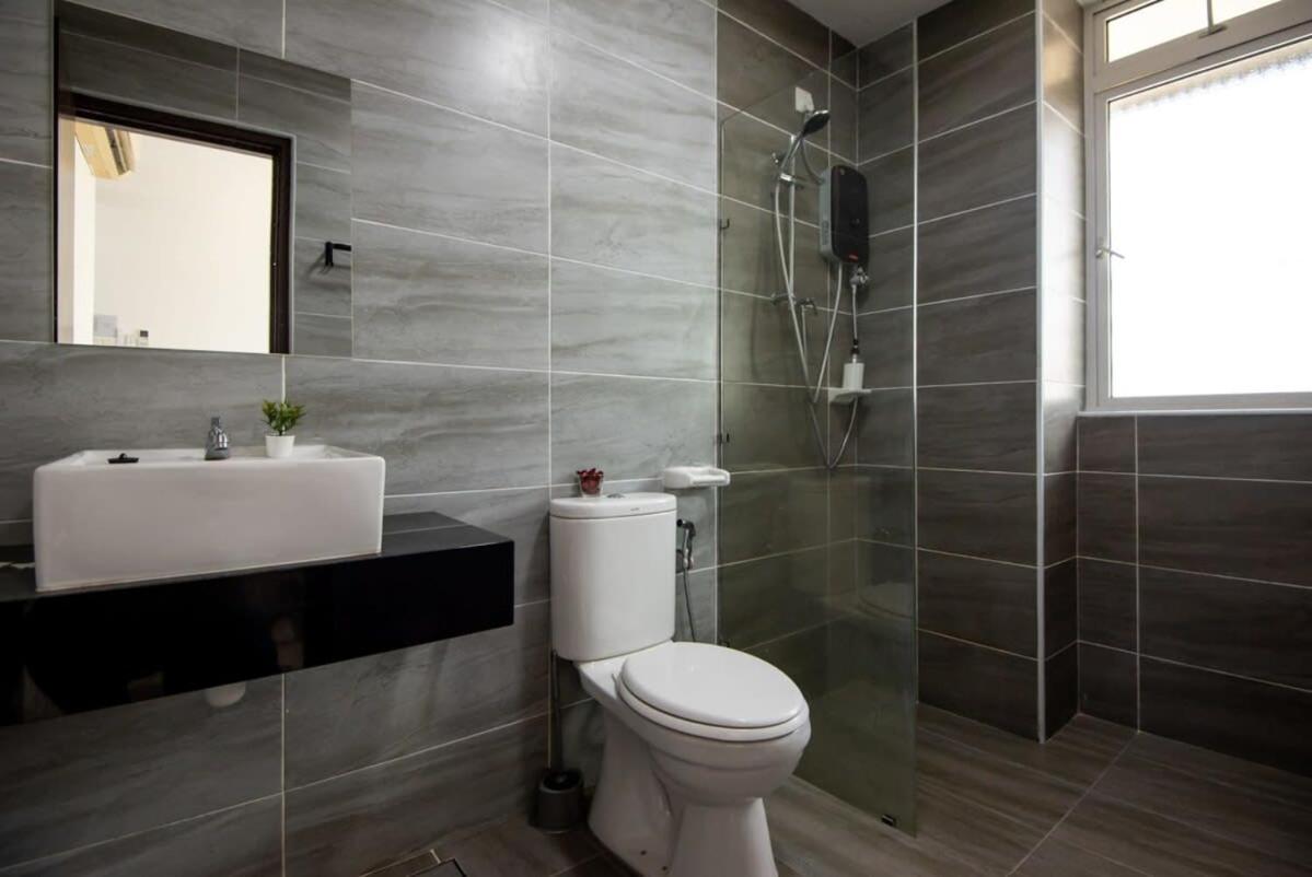 Comfy 3BR Apt @ KSL Daya Near IKEA Tebrau Parking