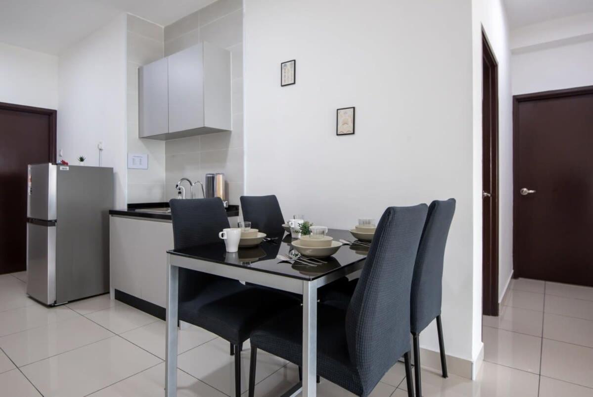 Comfy 3BR Apt @ KSL Daya Near IKEA Tebrau Parking