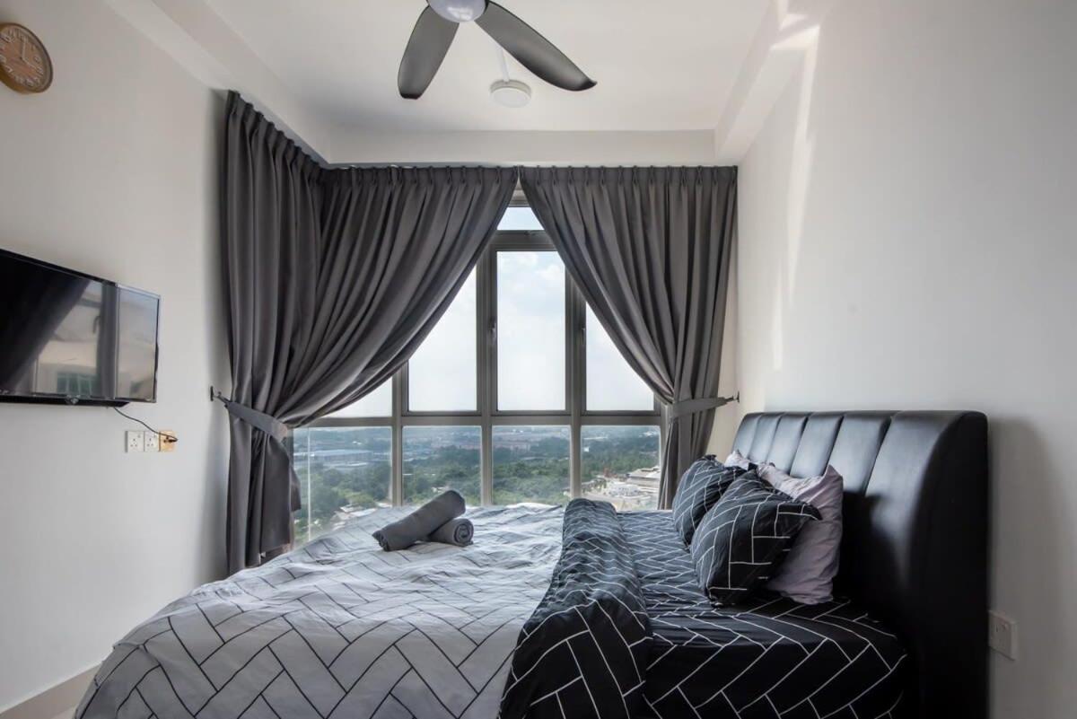 Comfy 3BR Apt @ KSL Daya Near IKEA Tebrau Parking