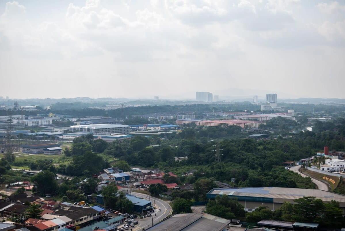 Comfy 3BR Apt @ KSL Daya Near IKEA Tebrau Parking