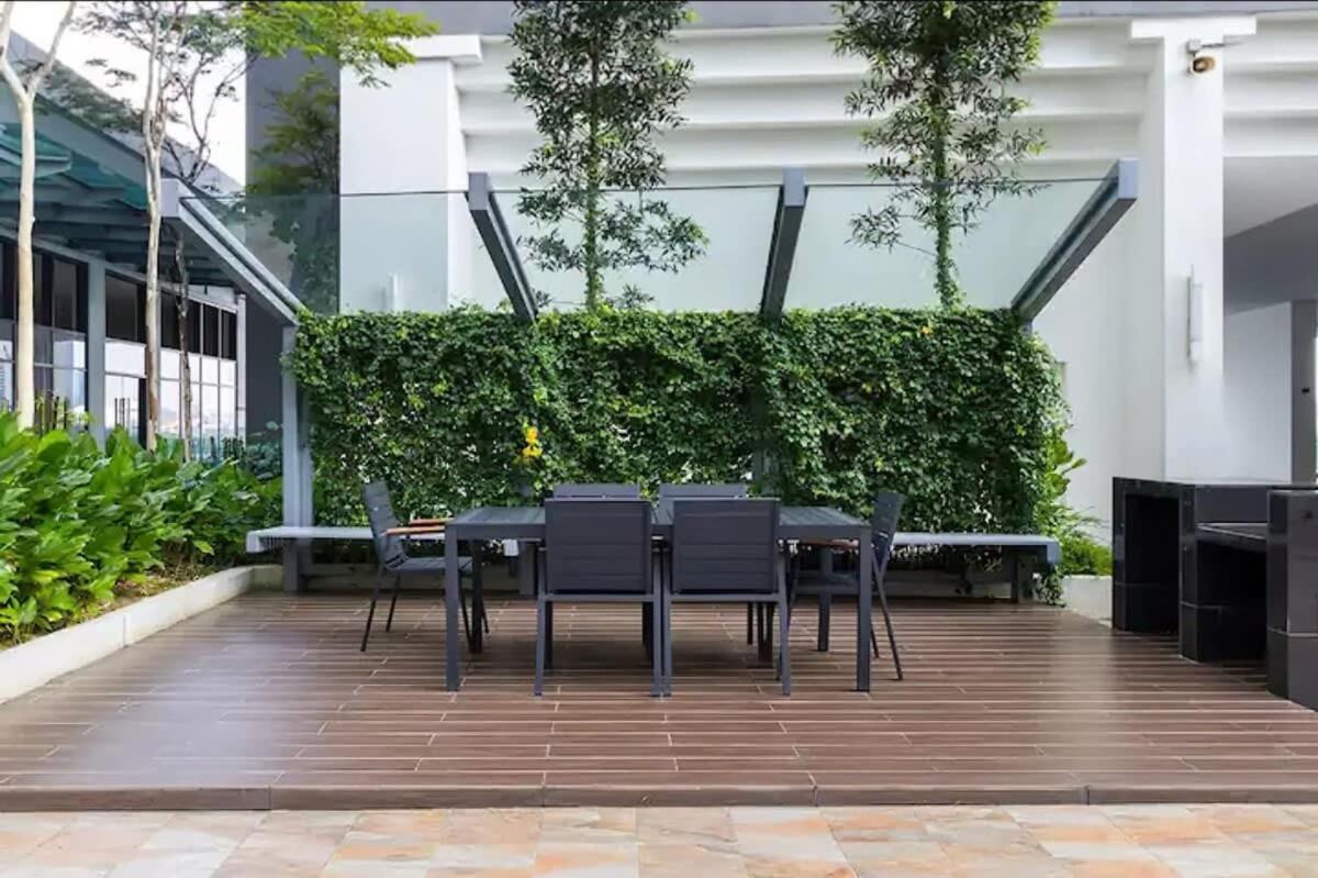 Modern 3BR Apt Near Desa Park Mont Kiara Parking