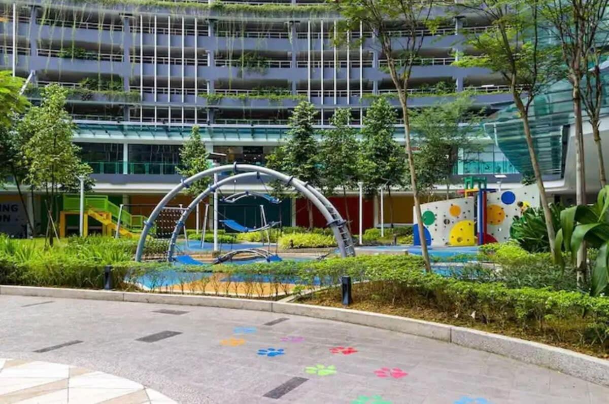 Modern 3BR Apt Near Desa Park Mont Kiara Parking