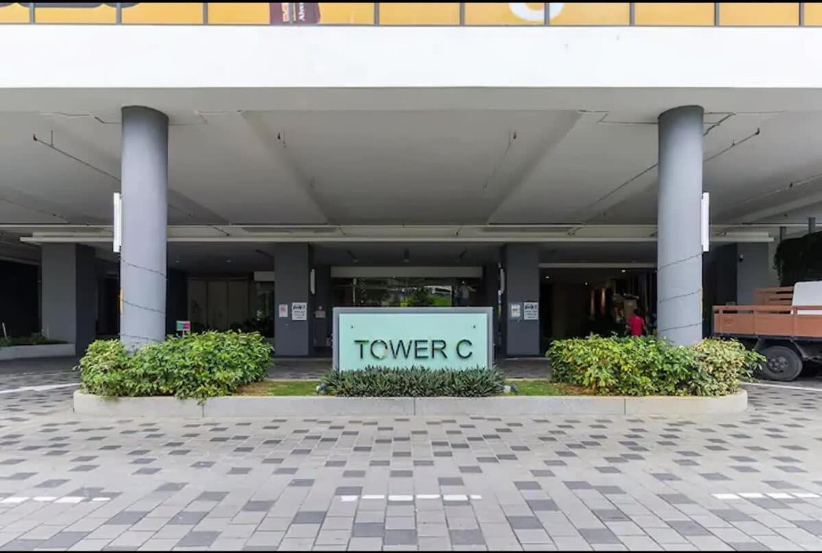 Modern 3BR Apt Near Desa Park Mont Kiara Parking
