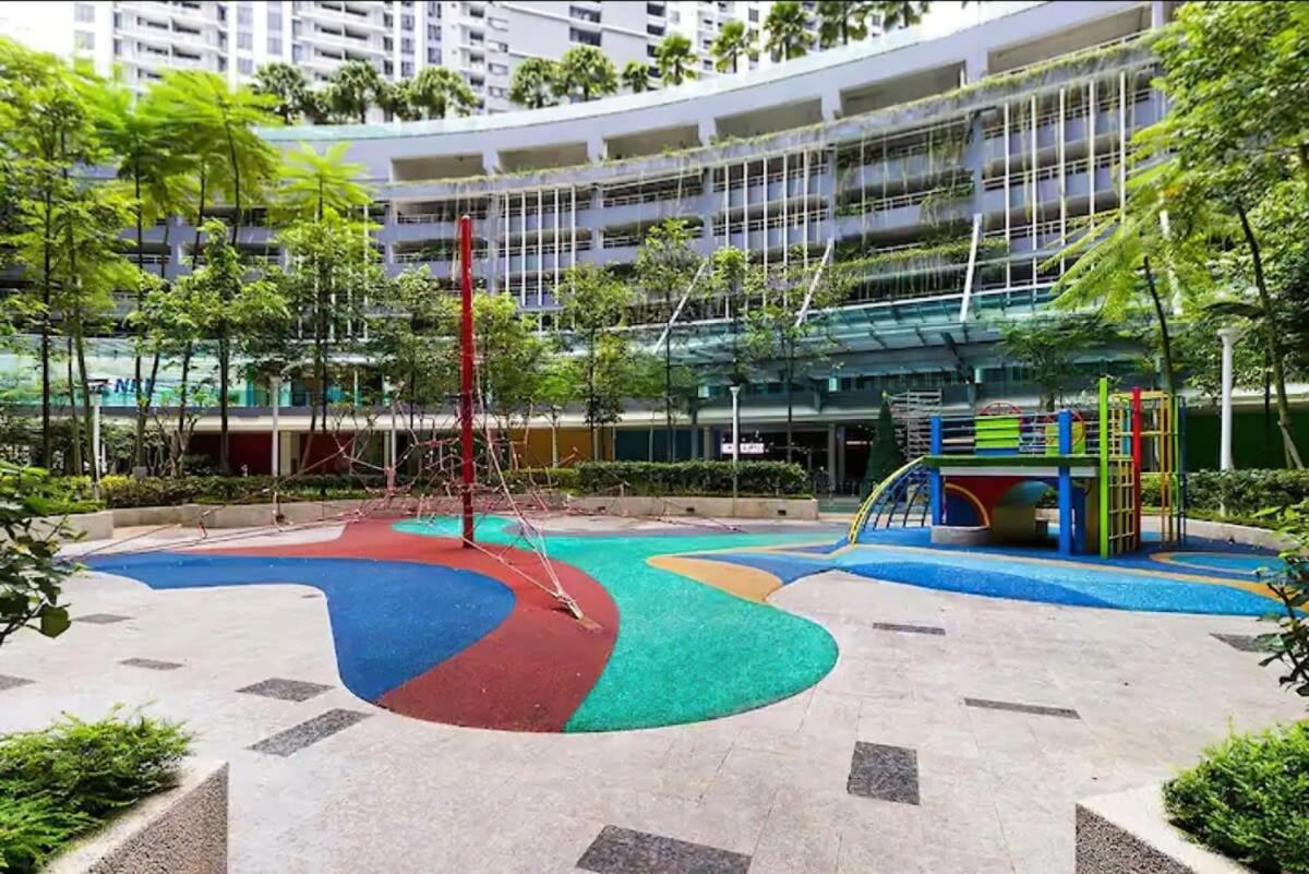 Modern 3BR Apt Near Desa Park Mont Kiara Parking